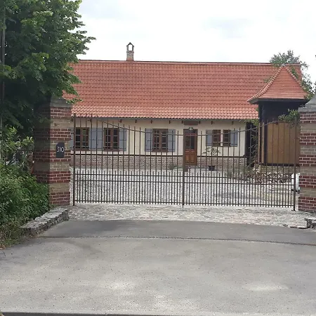 Au Colombier Des Arteaux *