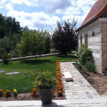 Au Colombier Des Arteaux *